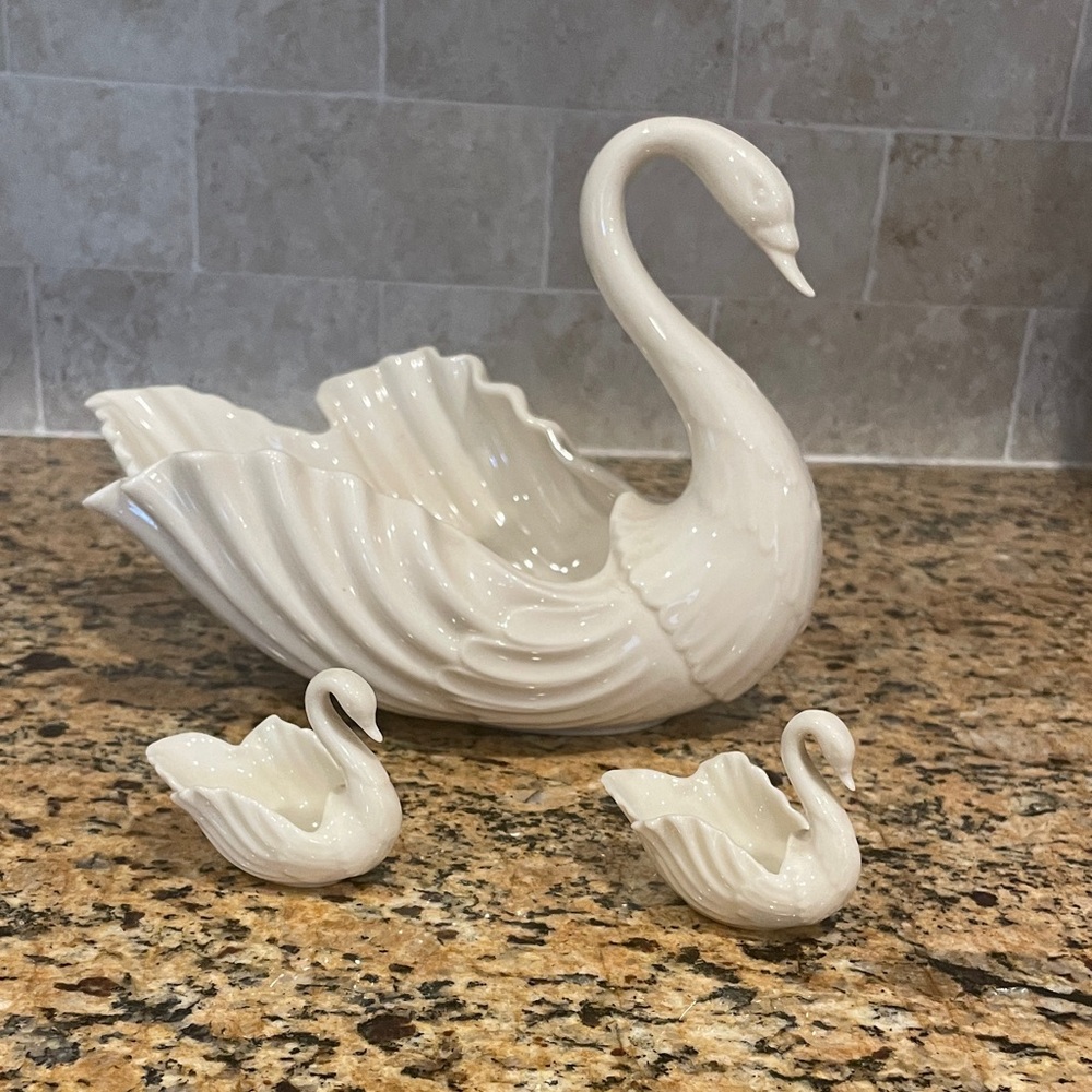 Lenox Elegant White Swan Ceramic Figurines
